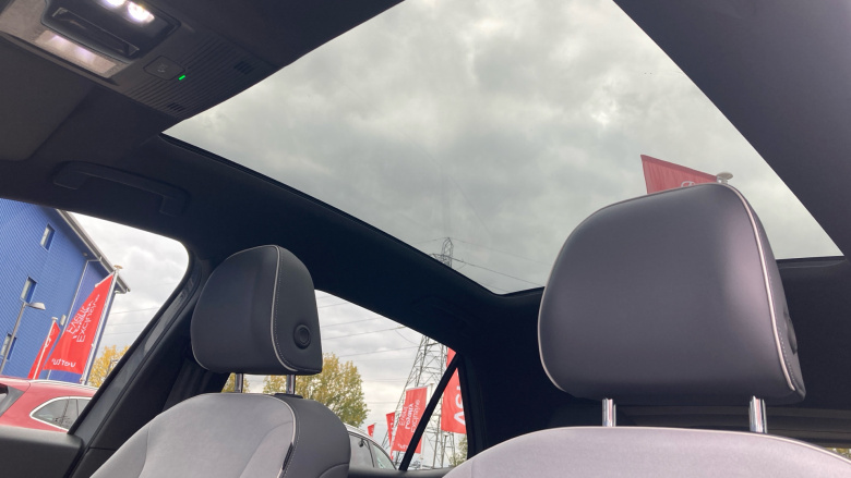 Volkswagen ID.3 107KW Family Pro 58kWh 5dr Auto Electric Hatchback